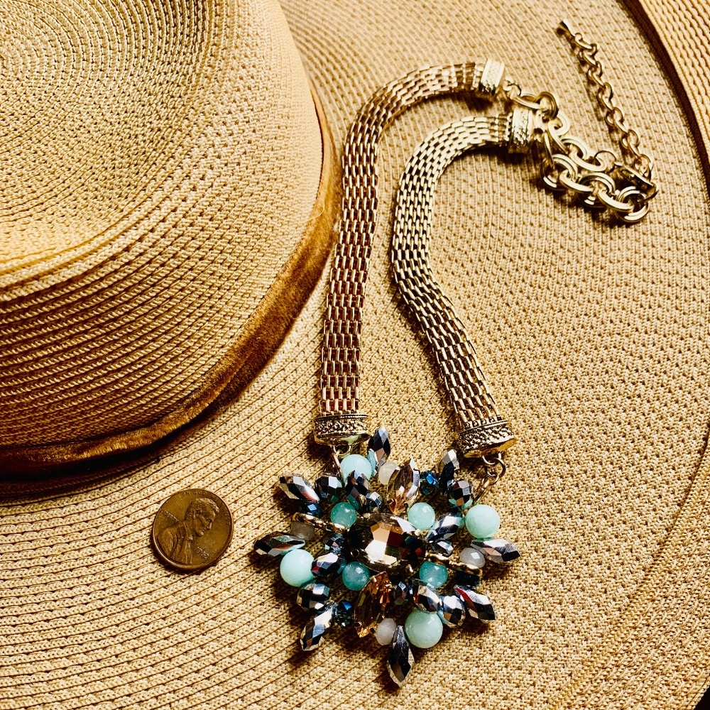 Gorgeous Sparkly Rhinestone Cluster on Gold Tone Mesh Chain Necklace - Natasha